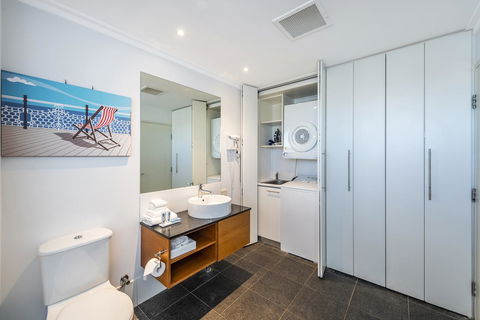 A 406 FANTASTIC OCEAN BEACH And MARINA VIEW APT - MANDURAH - Accommodation in Brisbane 15