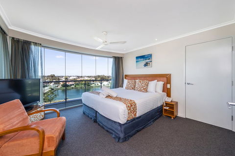 A 406 FANTASTIC OCEAN BEACH And MARINA VIEW APT - MANDURAH - Accommodation in Brisbane 12