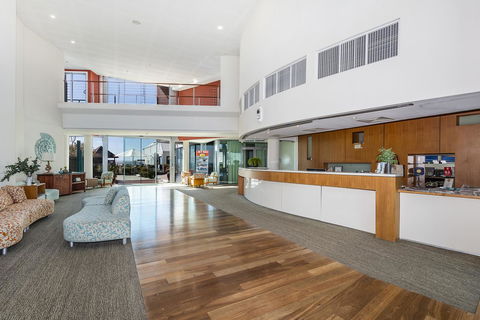 A 406 FANTASTIC OCEAN BEACH And MARINA VIEW APT - MANDURAH - Accommodation in Brisbane 6