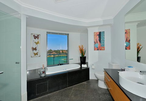 A 406 FANTASTIC OCEAN BEACH And MARINA VIEW APT - MANDURAH - Accommodation in Brisbane 30