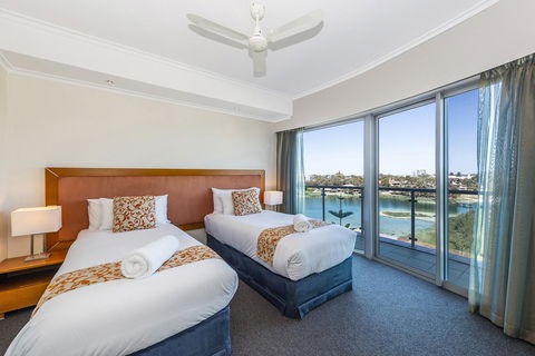 A 406 FANTASTIC OCEAN BEACH And MARINA VIEW APT - MANDURAH - Accommodation in Brisbane 17