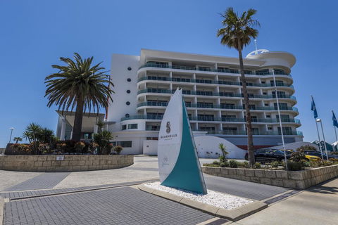 A 406 FANTASTIC OCEAN BEACH And MARINA VIEW APT - MANDURAH - Accommodation in Brisbane 3