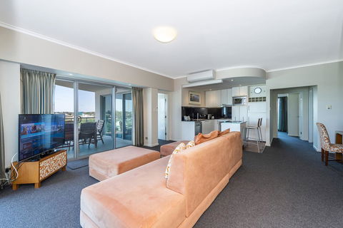 A 406 FANTASTIC OCEAN BEACH And MARINA VIEW APT - MANDURAH - Accommodation in Brisbane 22