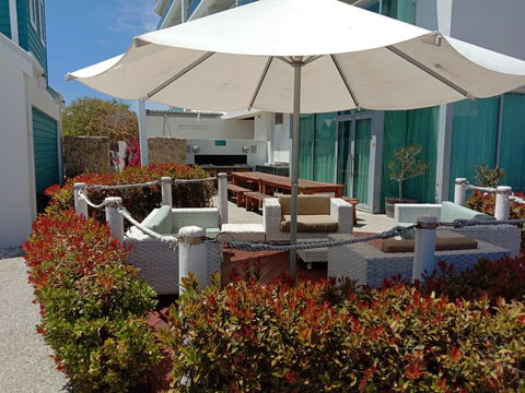 A 406 FANTASTIC OCEAN BEACH And MARINA VIEW APT - MANDURAH - Accommodation in Brisbane 8