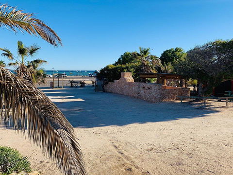 Shark Bay Cottages - Accommodation in Brisbane 11