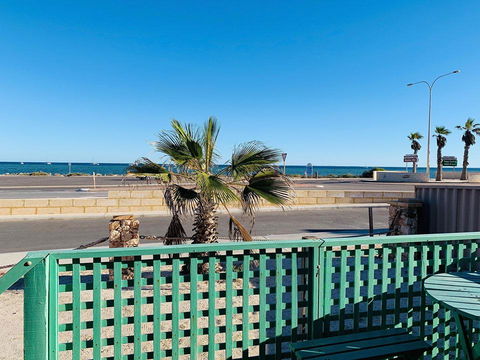 Shark Bay Cottages - Accommodation in Brisbane 14