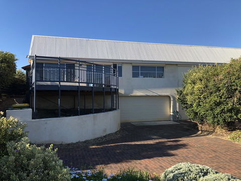 Halls Head Beach House - Accommodation in Brisbane 1