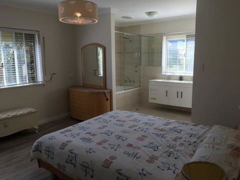 Halls Head Beach House - Accommodation in Brisbane 6