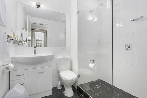 Beachfront Voyager Motor Inn - Accommodation in Brisbane 11