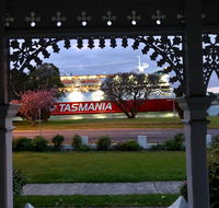 Riverbank villa - 4 bedroom house villa - Accommodation in Brisbane