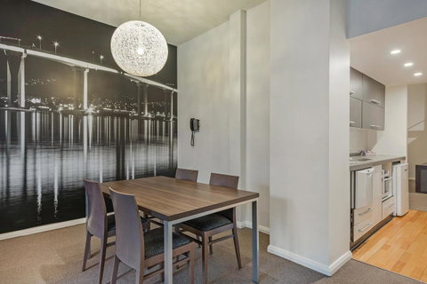 Mantra One Sandy Bay Road - Accommodation in Brisbane 19