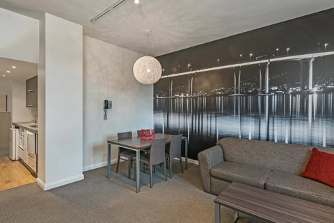 Mantra One Sandy Bay Road - Accommodation in Brisbane 8