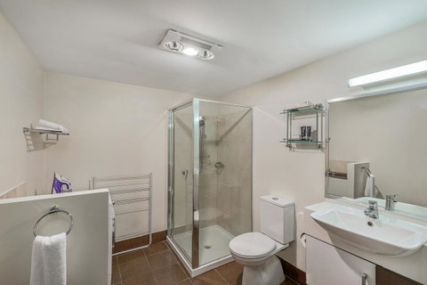 Mantra One Sandy Bay Road - Accommodation in Brisbane 22
