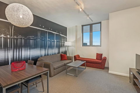 Mantra One Sandy Bay Road - Accommodation in Brisbane 3