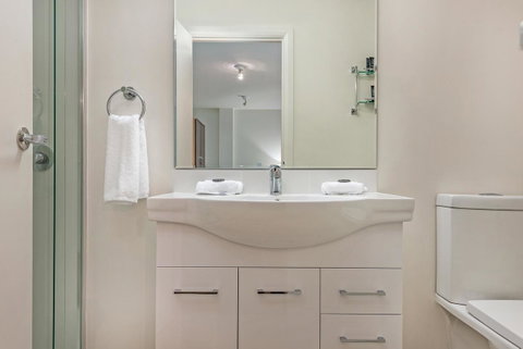 Mantra One Sandy Bay Road - Accommodation in Brisbane 15