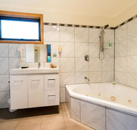 Driftwood Strahan Villas - Accommodation in Brisbane