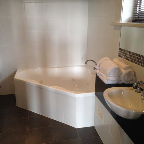 Auldington Hotel - Accommodation in Brisbane 20