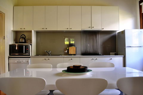 Belton Apartments-Hedge Cottage - Accommodation in Brisbane 1
