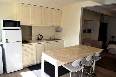 Belton Apartments-Hedge Cottage - Accommodation in Brisbane 9