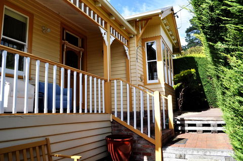 Belton Apartments-Hedge Cottage - Accommodation in Brisbane 3