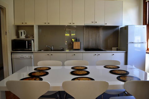 Belton Apartments-Hedge Cottage - Accommodation in Brisbane 12