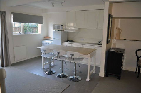 Belton Apartments-Hedge Cottage - Accommodation in Brisbane 32