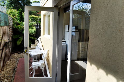 Belton Apartments-Hedge Cottage - Accommodation in Brisbane 7