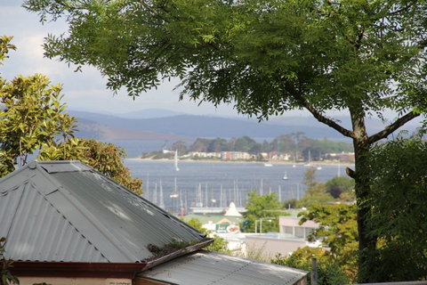 Old Bishop\'s Quarters Heritage, Modern & Unique Accommodation - Accommodation in Brisbane 9