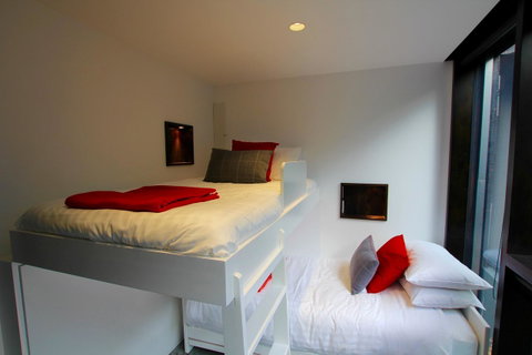 Old Bishop\'s Quarters Heritage, Modern & Unique Accommodation - Accommodation in Brisbane 3