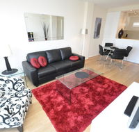 Neutral Bay Self-Contained Modern One-Bedroom Apartment 63BEN - Accommodation in Brisbane