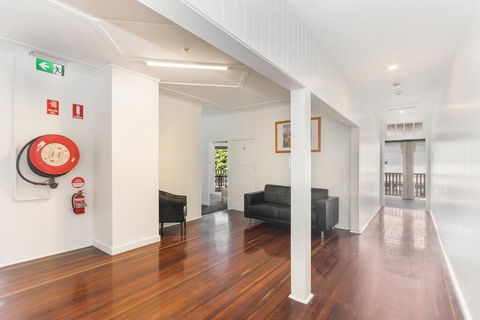 Newmarket Hotel - Accommodation in Brisbane 3