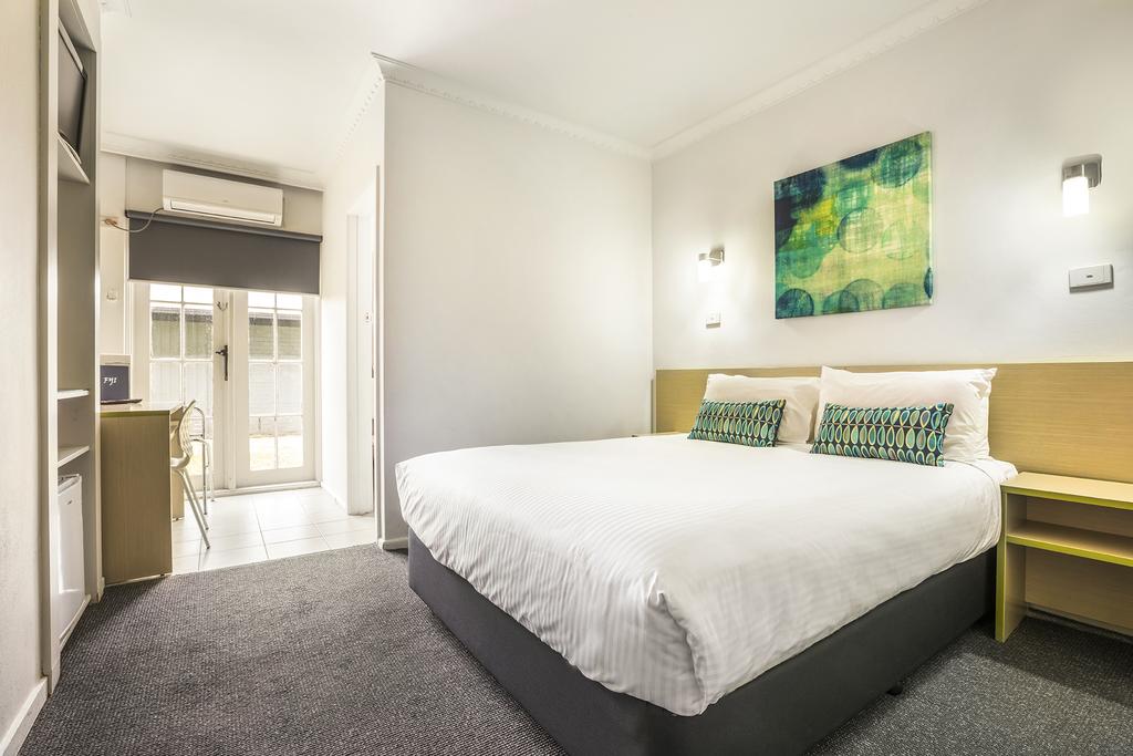 Niddrie VIC Accommodation in Brisbane