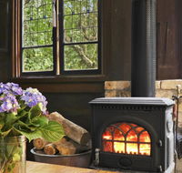 NUNGAROO COTTAGE - Accommodation in Brisbane