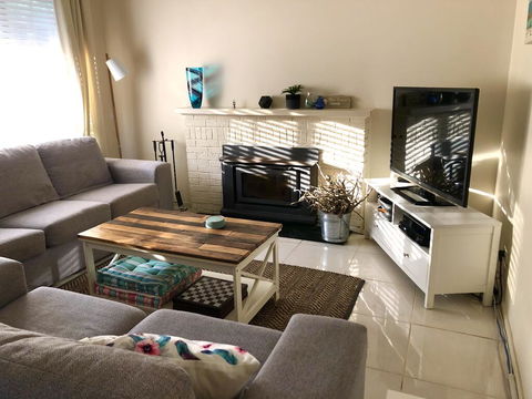 Ocean Beach Cottage - Accommodation in Brisbane 3