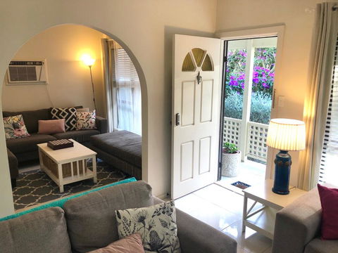 Ocean Beach Cottage - Accommodation in Brisbane 0