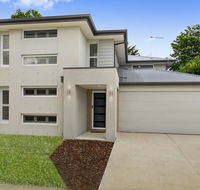 OCEAN BREEZE Family Home - Accommodation in Brisbane