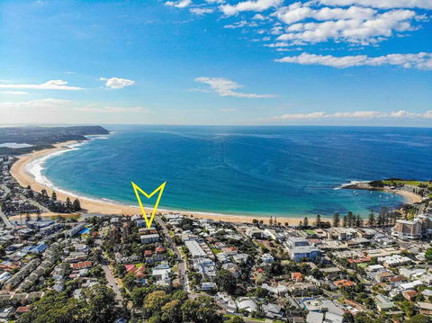 Ocean Views On Barnhill - Accommodation in Brisbane 0