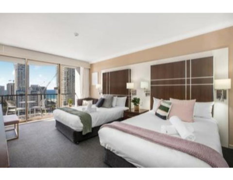 Ocean Vistas And Convenience By The Beach - Accommodation in Brisbane 0