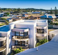 OCEAN WAVES - WiFi - Accommodation in Brisbane
