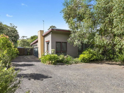OCEANS 12 - ANGLESEA - Accommodation in Brisbane 0