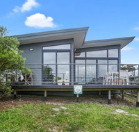 OCEANS 12 - modern ocean view villa - Accommodation in Brisbane