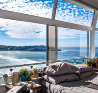 Oh My Beach View - Top Floor Paradise - Accommodation in Brisbane
