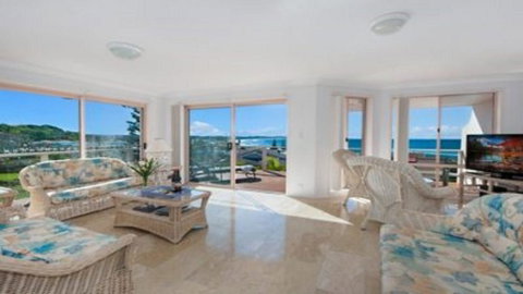 Pacific Rose - Winter Holiday Special - Accommodation in Brisbane 0