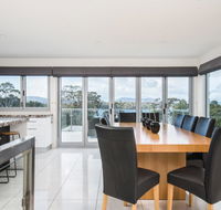 Paradise Point - Tamar Valley 14 Persons Residence with pool - Accommodation in Brisbane