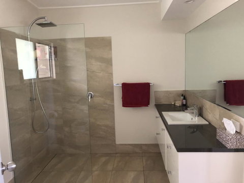Paradise Retreat - Accommodation in Brisbane 3