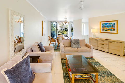 Paringa  -  Private Beachfront Apartments - Accommodation in Brisbane 3