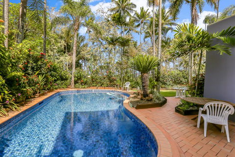 Paringa  -  Private Beachfront Apartments - Accommodation in Brisbane 1