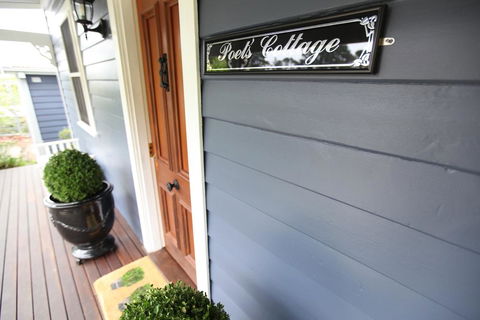 Poet's Cottage - Fireplace, Close To Treks - Accommodation in Brisbane 2