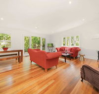 Poet's Cottage - Fireplace Close to Treks - Accommodation in Brisbane