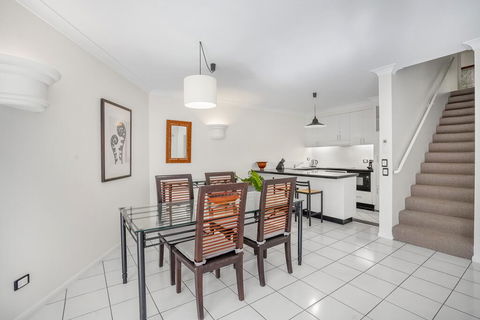 Poolside Apt In Alamanda Beachfront Resort (77) - Accommodation in Brisbane 3